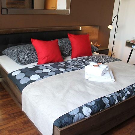 H+ Apartman Letiste Praha Apartment Ngoại thất bức ảnh