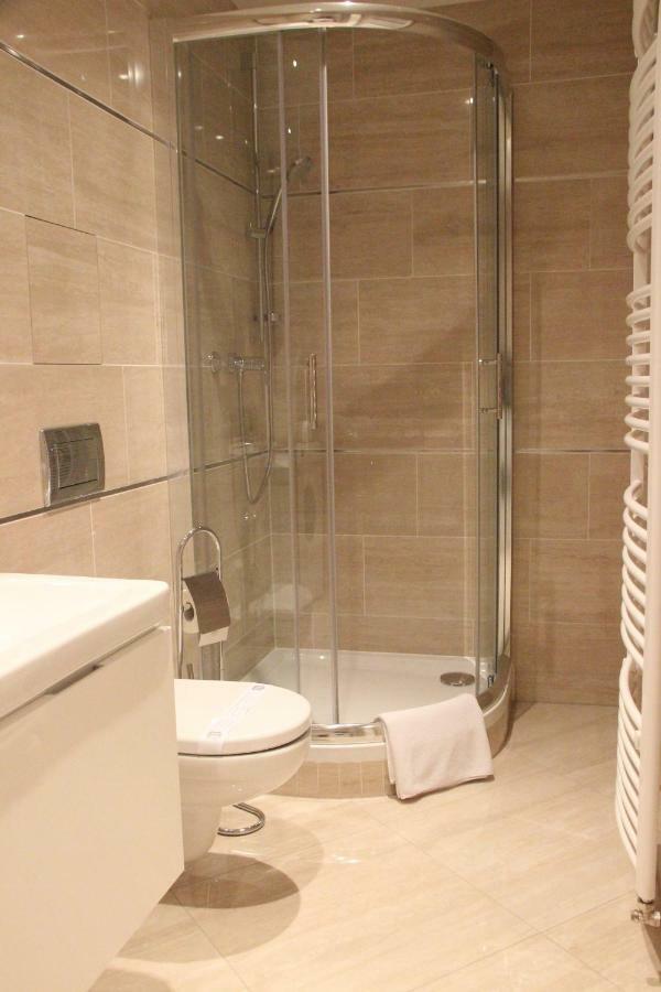 H+ Apartman Letiste Praha Apartment Ngoại thất bức ảnh