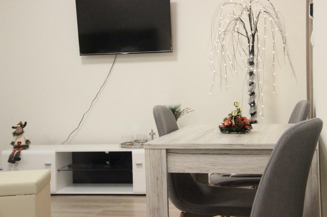 H+ Apartman Letiste Praha Apartment Ngoại thất bức ảnh