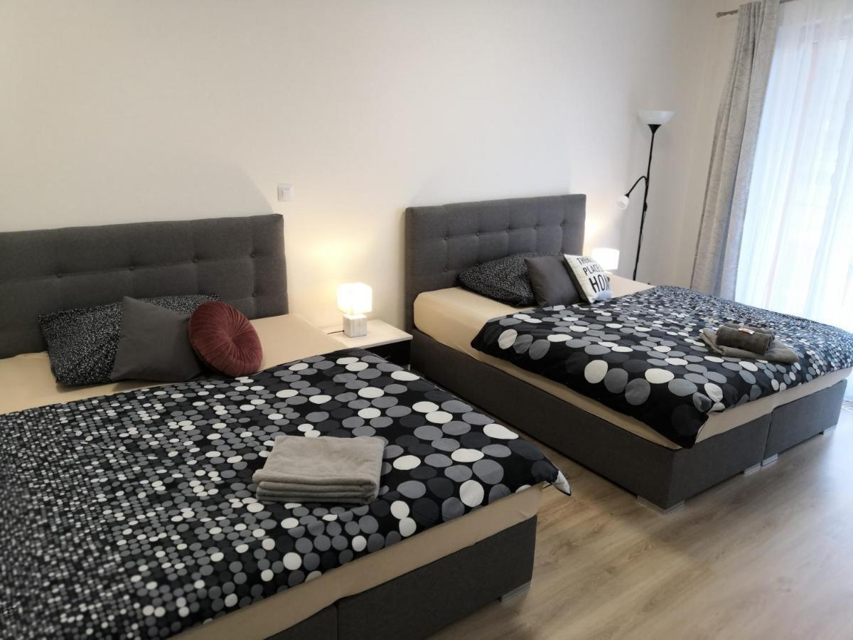 H+ Apartman Letiste Praha Apartment Ngoại thất bức ảnh
